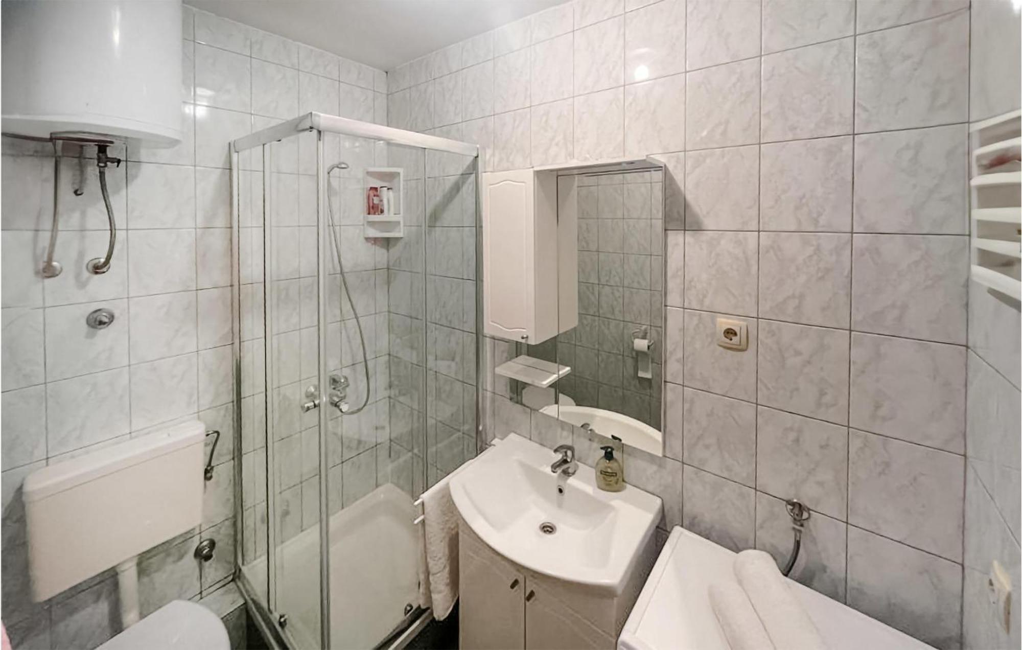 3 Bedroom Stunning Apartment In Kustići Zewnętrze zdjęcie