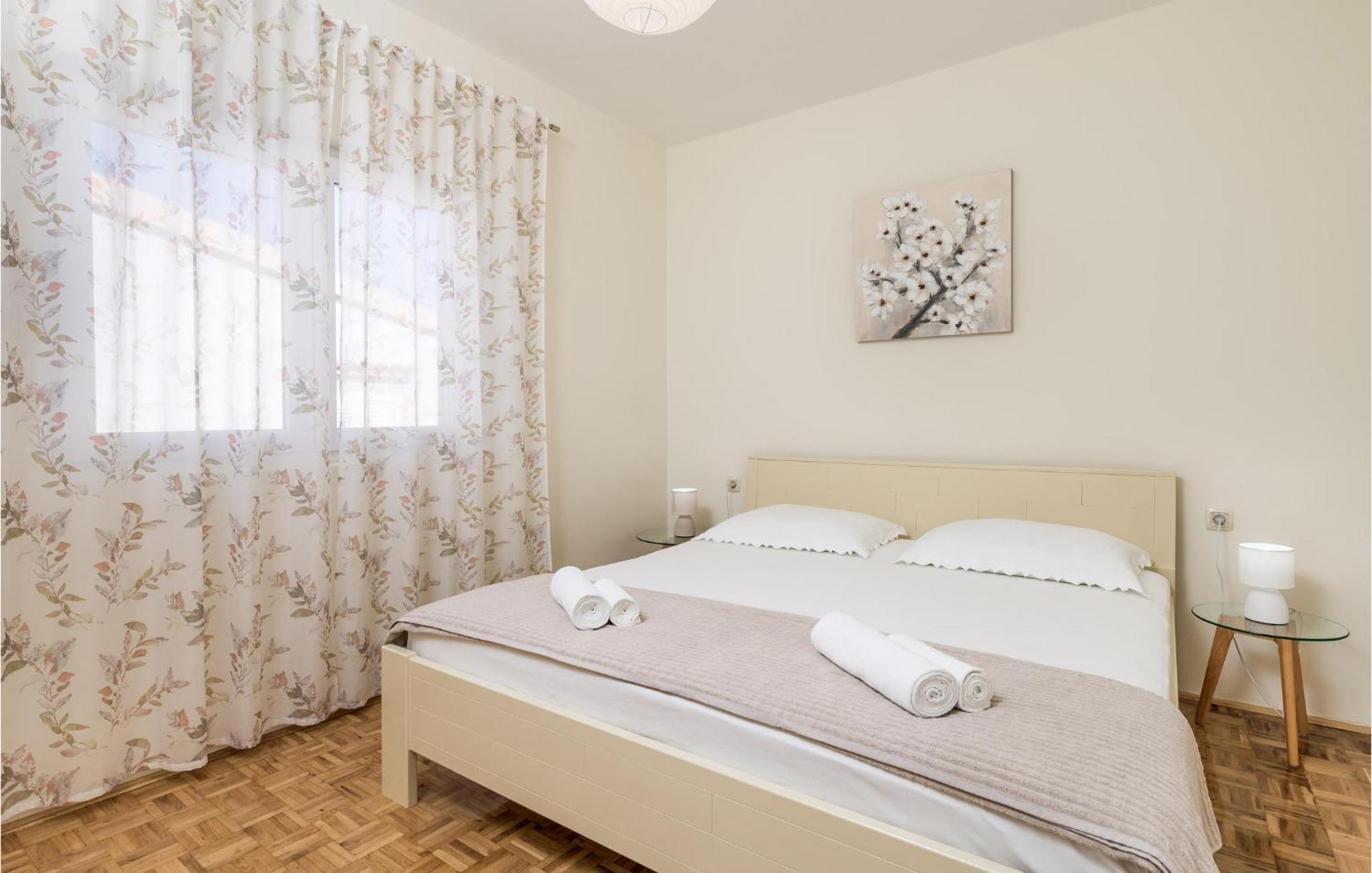 3 Bedroom Stunning Apartment In Kustići Zewnętrze zdjęcie